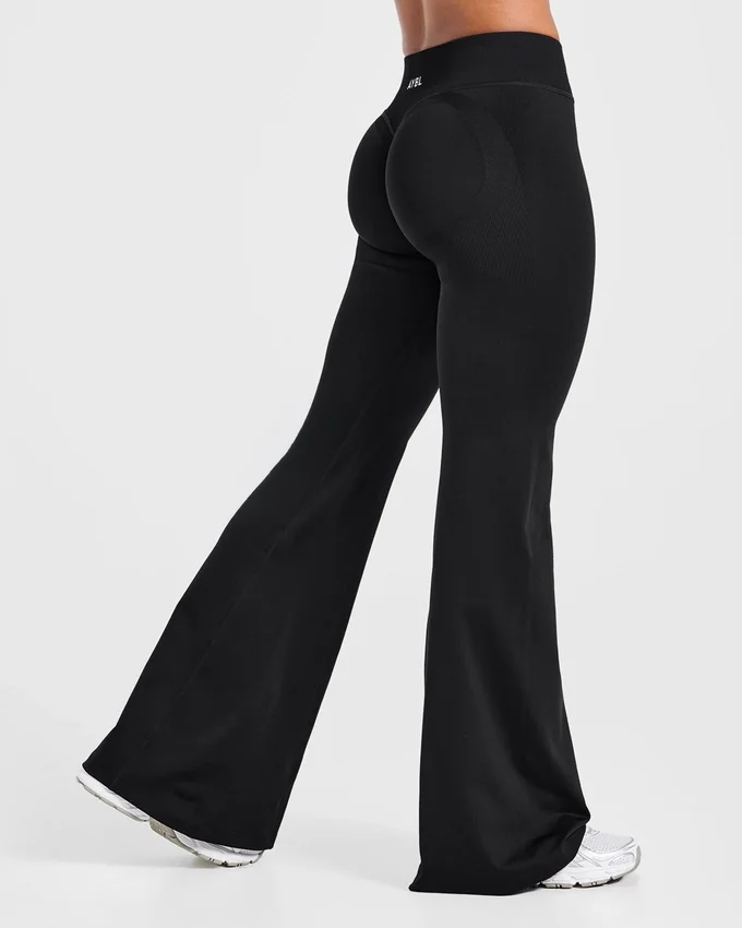 Adapt Seamless Flared Leggings