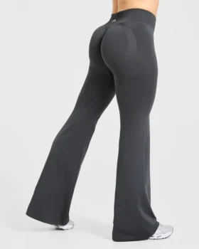 Adapt Seamless Flared Leggings