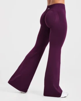 Adapt Seamless Flared Leggings