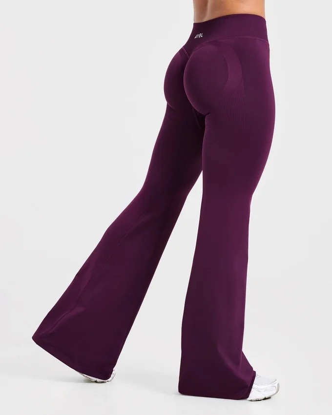 Adapt Seamless Flared Leggings