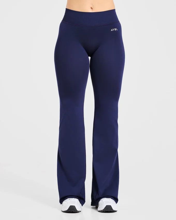 Adapt Seamless Flared Leggings