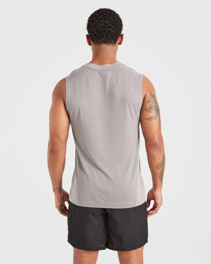 Attain Seamless Vest