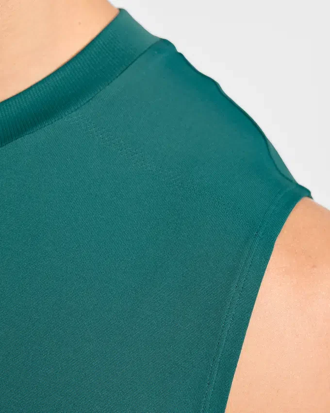 Attain Seamless Vest