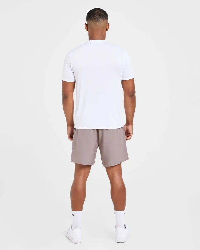 Core 7" Shorts