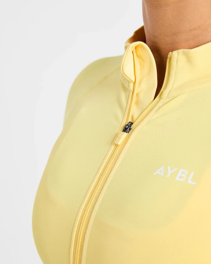 Enhance Seamless Jacket