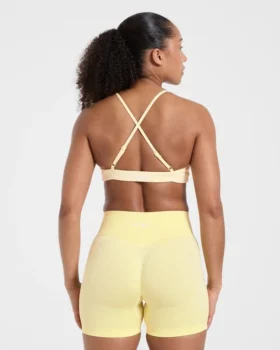 Essential Twist Crossback Sports Bra