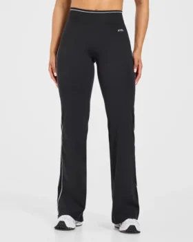 Form Flared Leggings