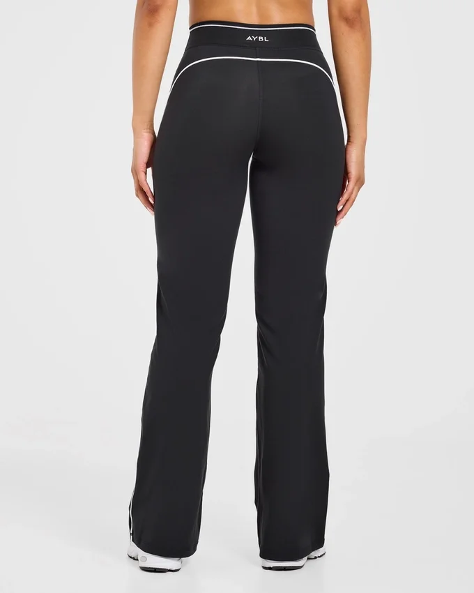 Form Flared Leggings