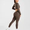Physique Long Sleeve Crop Top