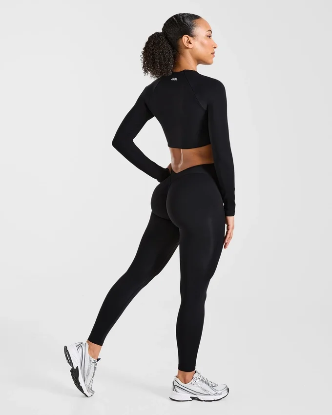 Physique Long Sleeve Crop Top